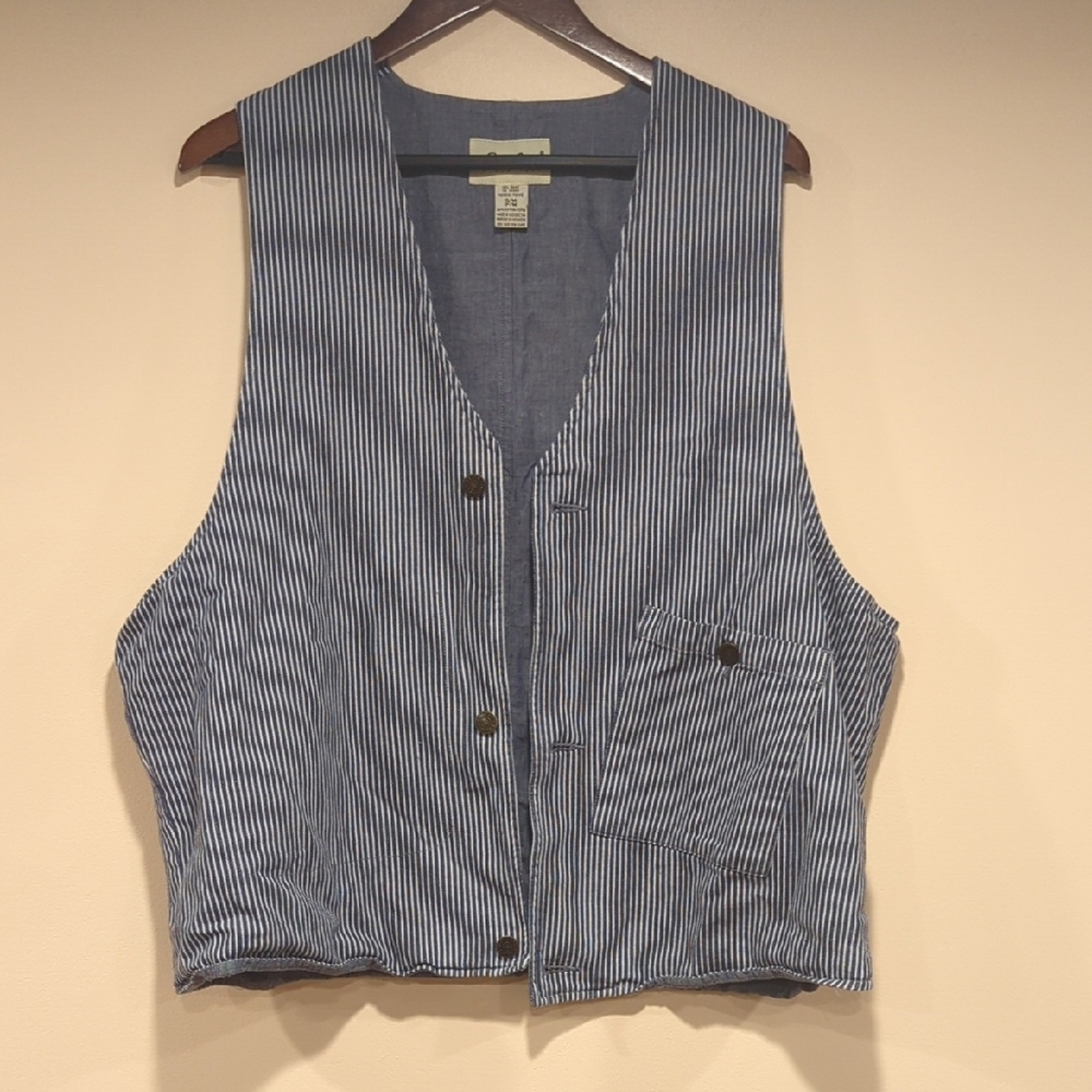 Eddie Bauer Striped Button-Up Ves